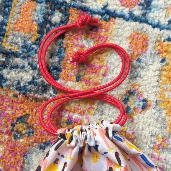 ipsy Women United in Friendship Glam Bag Plus March 2021 - Picture 3 of 10